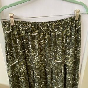 NWT Green Maxi A-Line Skirt with Pleats for Casual Resort Wear